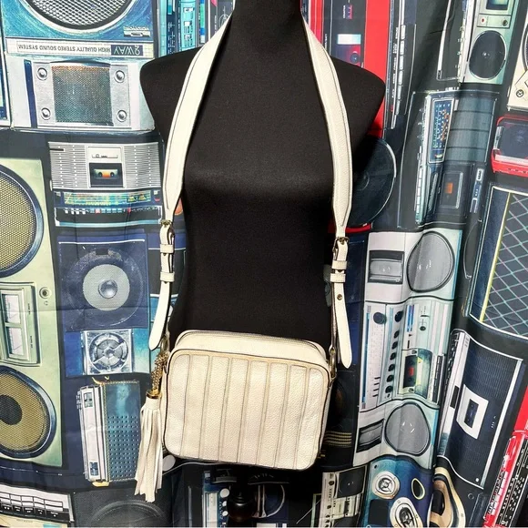 MICHAEL KORS Brooklyn Large Camera Bag Crossbody Purse - Picture 3 of 16